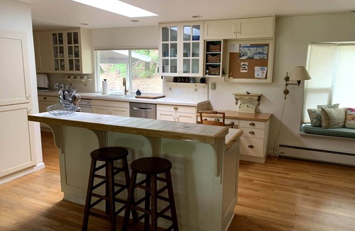 Grass Valley House | Country Retreat with Pond, Pet Friendly!