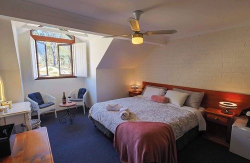 Eukey Hotel | Country View King Room