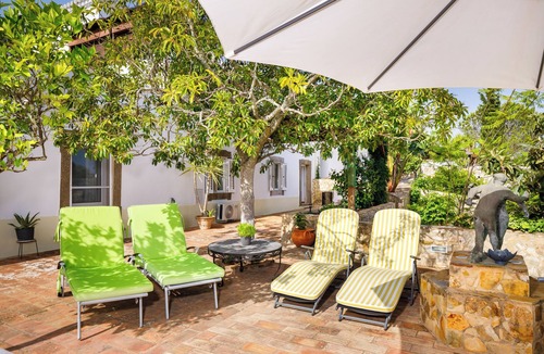 Sao Bras de Alportel Villa | Countryside Charming 5-BR Villa, 30min from the Coast | Private Pool & Garden