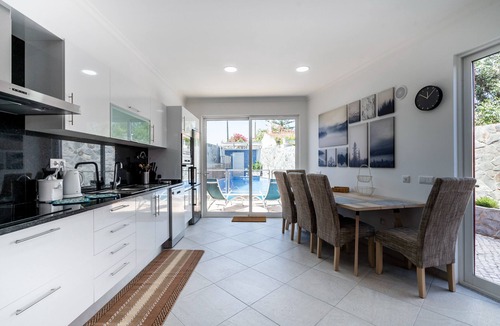 Santo Estevao Villa | Countryside modern villa with pool