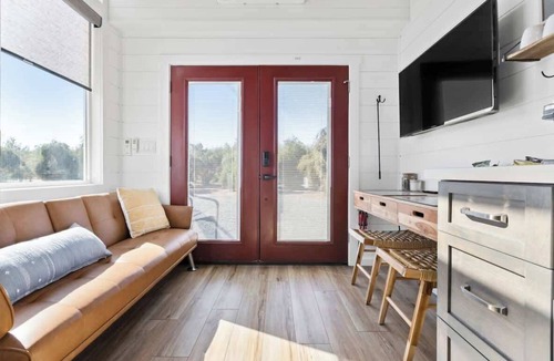 Lindsay House | Countryside Tiny Home w Loft, Close to Sequoia NP