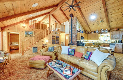 Badger Cottage | Countryside Views: Family-friendly Badger Cabin