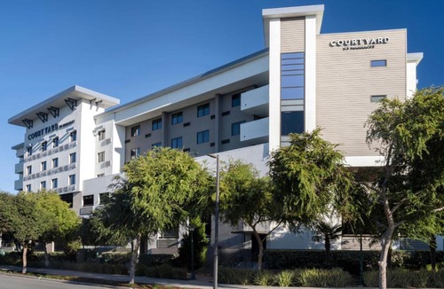 Redwood City Hotel | Courtyard by Marriott Redwood City