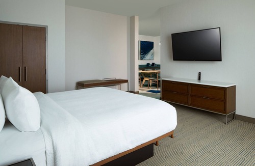 Oak Park Hotel | Courtyard by Marriott Santa Barbara Downtown