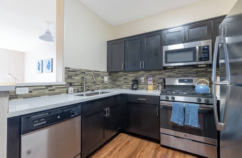 Ladera Heights Apartment | Cozy 1-bedroom apartment near LAX and SoFi stadium! Free parking!