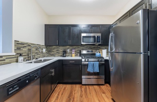 Ladera Heights Apartment | Cozy 1-bedroom apartment near LAX and SoFi stadium! Free parking!