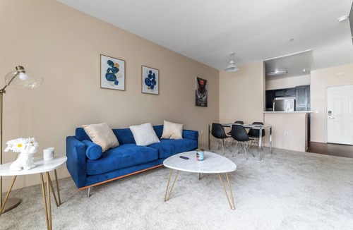 Ladera Heights Apartment | Cozy 1-bedroom apartment near LAX and SoFi stadium! Free parking!