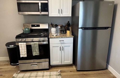 Porterville Apartment | Cozy, 1-bedroom apartment with a pulled-out couch, close to all the facilities.