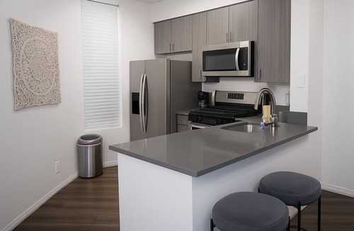 Marina del Rey Apartment | Cozy 1-Bedroom by the Ocean · Free Parking · Pool · Gym · Hot Tub · BBQ