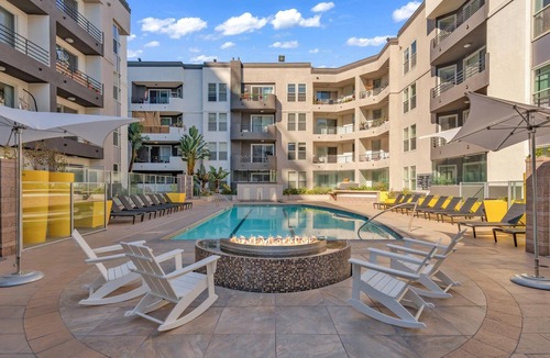 Marina del Rey Apartment | Cozy 1-Bedroom by the Ocean · Free Parking · Pool · Gym · Hot Tub · BBQ