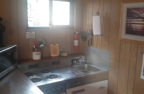 Zephyr Cove House | Cozy 1-Bedroom Chalet with Fireplace & Kitchenette. Great South Lake Location