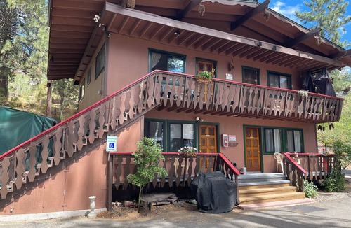 Zephyr Cove House | Cozy 1-Bedroom Chalet with Fireplace & Kitchenette. Great South Lake Location