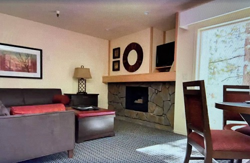 Lower Kingsbury Condo | Cozy 1-bedroom condo in charming Kingsbury