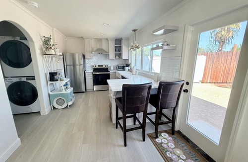 Clovis Cottage | Cozy 1-bedroom cottage in beautiful Clovis with AC and private outdoor patio