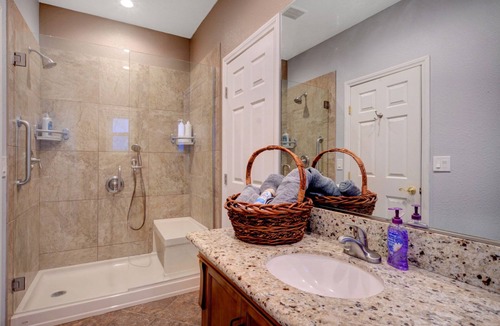 Canyon Gate House | Cozy 1-bedroom house in fantastic Las Vegas with AC, WIFI near Summerlin