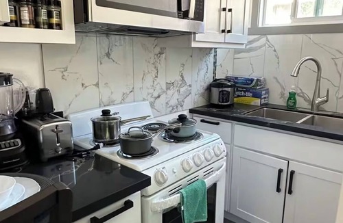 South San Jose Apartment | Cozy 1 bedroom studio A in San Jose with kitchen/free Wi-Fi/laundry/parking