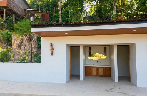 Ballena Villa | Cozy 1-bedroom villa in peaceful Provincia de Puntarenas with AC