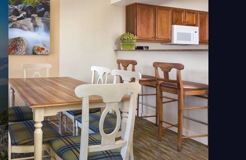 Round Hill Village Condo | Cozy 2-bedroom condo in lovely Zephyr Cove with AC near lake and state park