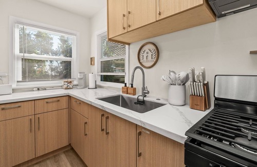 Corridor Cottage | Cozy 2-Bedroom Cottage Near Balboa Park