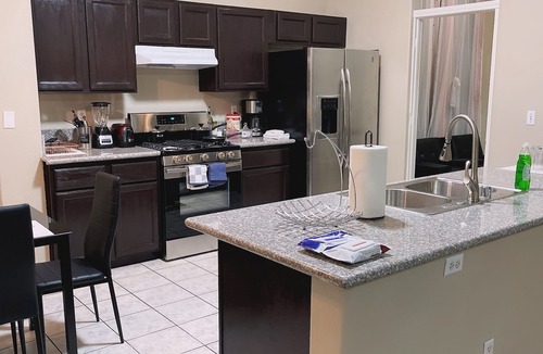 North Las Vegas House | cozy 2200sqt one story home (28 day minimum)