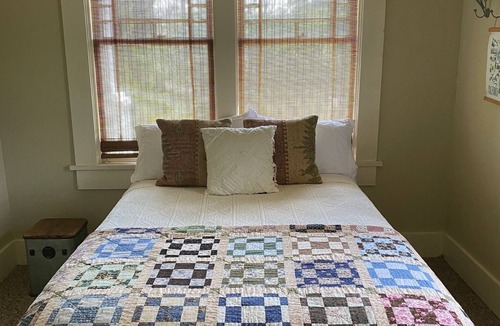 Kelseyville Other | Cozy 3-bedroom farmhouse in Kelseyville Ca. Easy walk to Main St