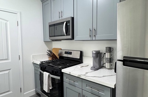 Callender Apartment | Cozy 450sqft ADU in charming Guadalupe 4 minutes from the beach, Full kitchen.