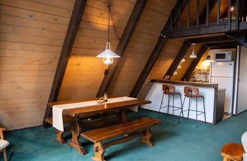 Camp Connell Cabin | Cozy A-frame Chalet! Min to Sequoias with Scenic Deck Views