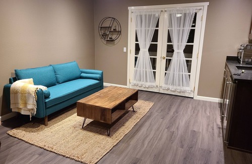 Atascadero House | Cozy and serene 1-bedroom apartment over garage in terrific Atascadero