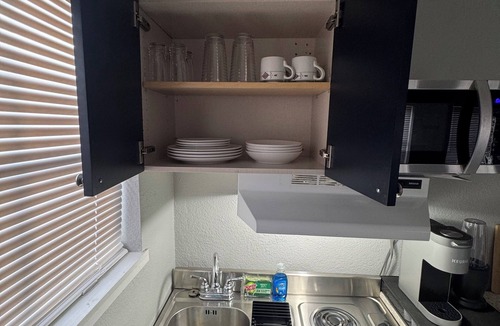 Summerlin Cabin | Cozy cabin in safe neighborhood fabulous Las Vegas with WiFi, AC