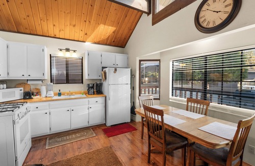 Woodlands Cabin | Cozy Cabin - Quiet Area, Fireplace, Smart TV, Fenced Yard
