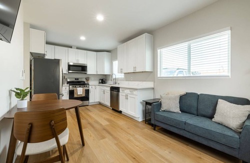 Santee House | Cozy Casa | Sleek & Modern Monthly Escape