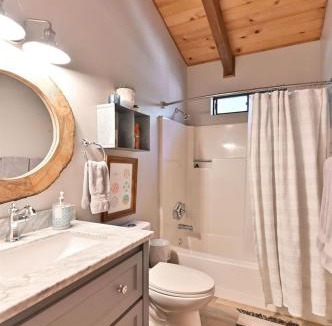 Arnold Ski Chalet | Cozy Chic Chalet - Enchanting & Fun Family Retreat - Hot Tub & Fire Pit - Dog Friendly