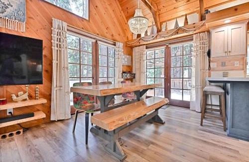 Arnold Ski Chalet | Cozy Chic Chalet - Enchanting & Fun Family Retreat - Hot Tub & Fire Pit - Dog Friendly