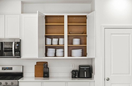 Highland Hills House | Cozy Designer Henderson Home | WFH + Fully Stocked