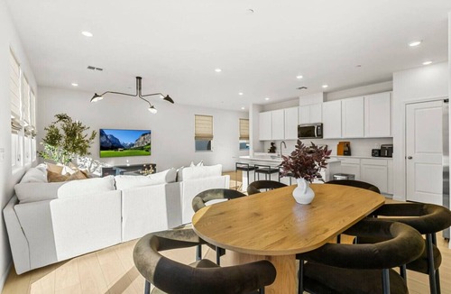 Highland Hills House | Cozy Designer Henderson Home | WFH + Fully Stocked