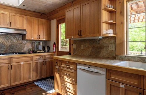 Bass Lake Cabin | Cozy Family Cabin - short walk to The Pines Village