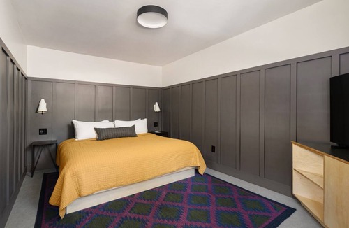 Lakeside Park Hotel | Cozy Family Escape w/Hot Tub, Pool, & Mountain Views | 2 Units