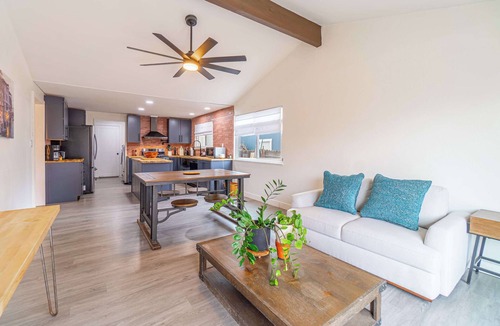 Sparks House | Cozy Family Haven in Sparks - Pet Friendly - Fenced Yard