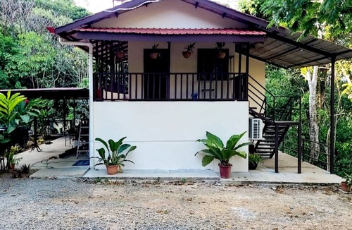 San Isidro de El General House | Cozy Home with waterfall near beach