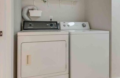North Las Vegas Apartment | Cozy home! 16 Min away from strip and fremont