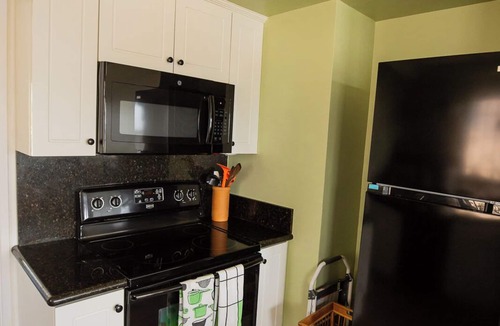 Oak Park House | Cozy Home with Downtown View - 10 min drive to downtown!