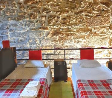 Meada House | Cozy house in Águeda 45 m² with shared pool