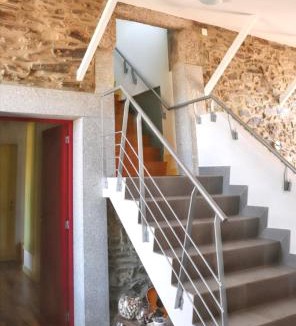 Faia House | Cozy House in Seia with Fireplace