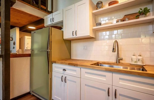 Glencoe Ski Chalet | Cozy Mountain Cabin with Hot tub, Fireplace, Near Snow,Bear Valley & Big Trees