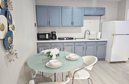 North Las Vegas Apartment | Cozy Private Studio in Las Vegas ! Private 2 car driveway.