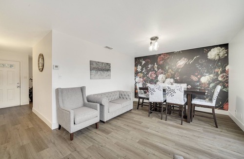 Stockton House | Cozy Remodeled Home close to main freeways and marina!