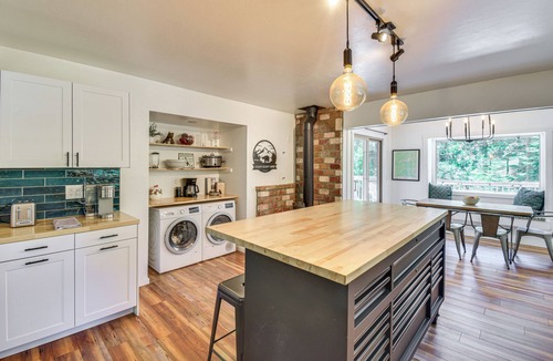 Strawberry Cabin | Cozy Retreat w/Deck ~ 2 Mi to Pinecrest Lake!