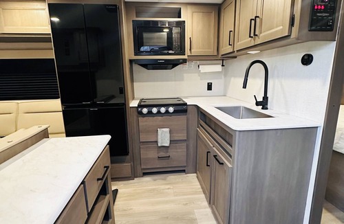 Otay House | Cozy RV in Welcoming San Diego with WiFi, AC