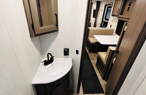 Otay House | Cozy RV in Welcoming San Diego with WiFi, AC