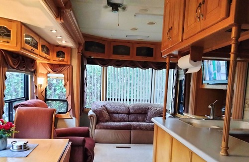 Cathedral City House | COZY RV INSIDE OUTDOOR RESORT PALM SPRINGS
